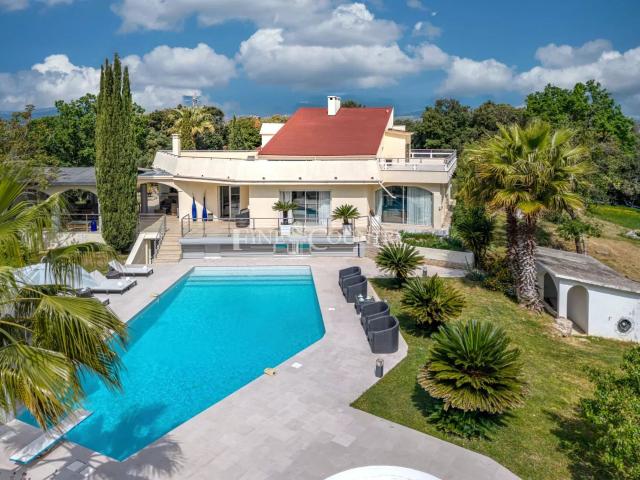 Villa à vendre Valbonne tennis et hélipad