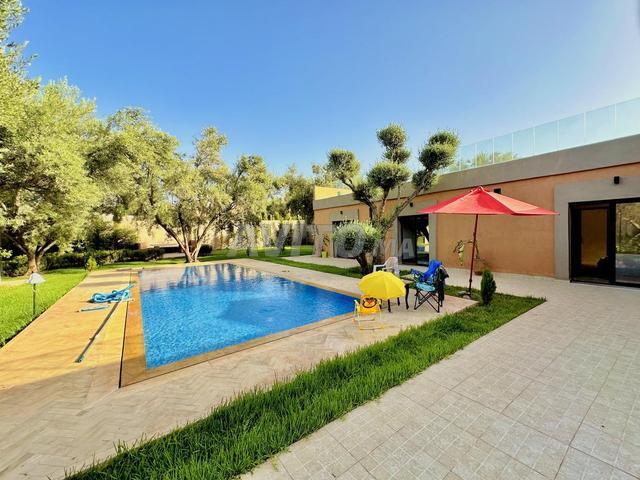 Villa à vendre à Ghamt – 1716 m²