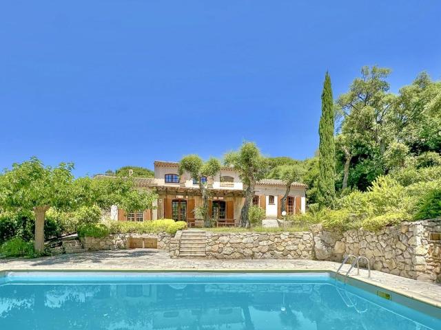 Villa à vendre à pied des plages 154m² Sainte Maxime