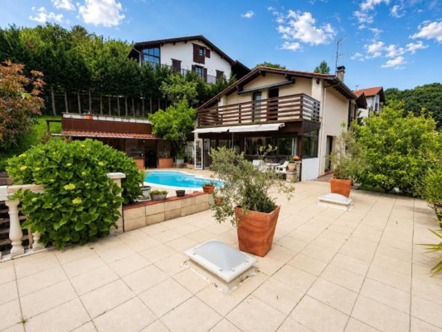 Villa à vendre à Urrugne 64 avec HENDAYE IMMOBILIER