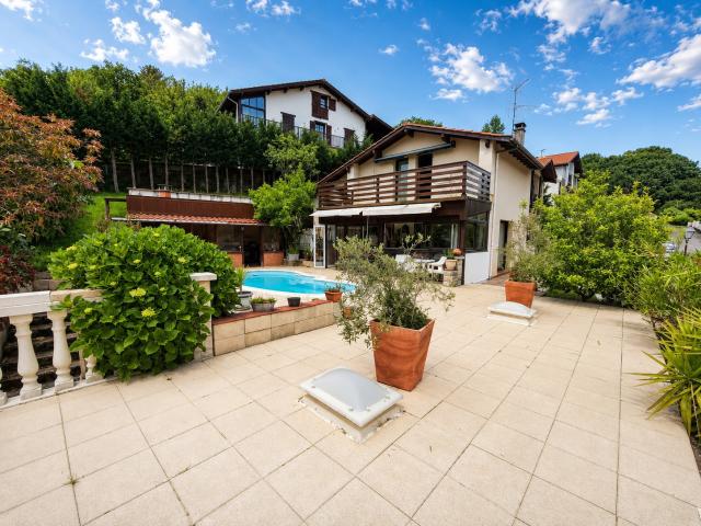 Villa à vendre à Urrugne 64 avec HENDAYE IMMOBILIER