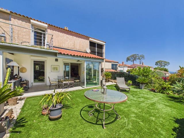 VILLA A VENDRE ANTIBES VALBOSQUET MITOYENNE