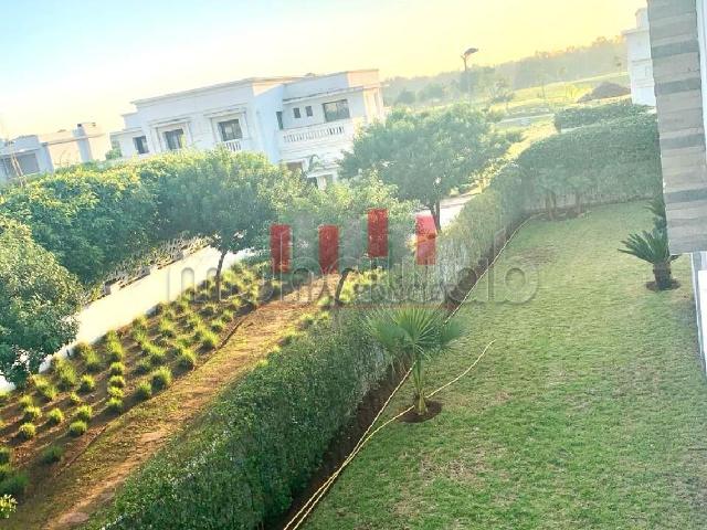 Villa a vendre avec beau jardin / ville verte bouskoura / 3 chambres
