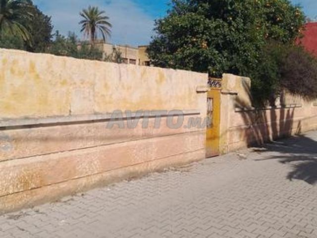 Villa à vendre avec possibilité de démolition et compensation avec des meubles