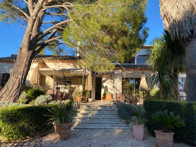 Villa à vendre. BEAUCAIRE EXCLUSIVITÉ