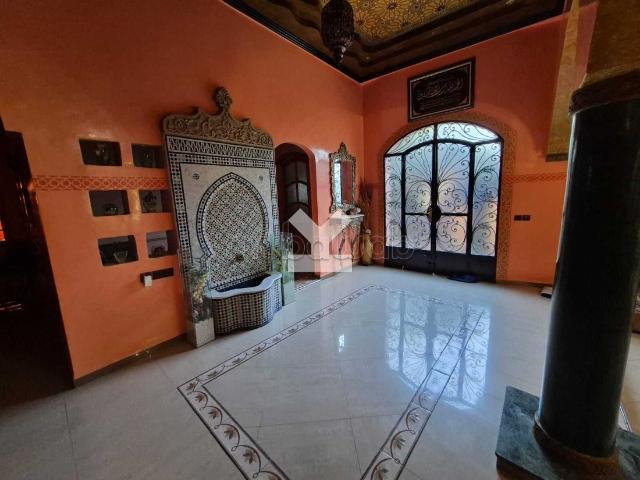 Villa à Vendre de 419.0 m² à Marrakech, Azzouzia