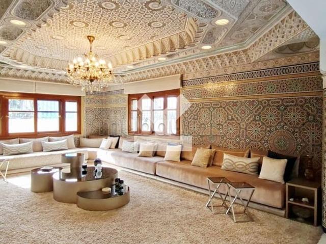 Villa à Vendre de 490.0 m² à Casablanca, Oasis
