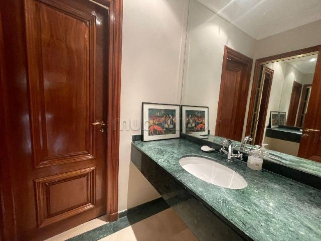 Villa à Vendre de 491.0 m² à Casablanca, Sindibad