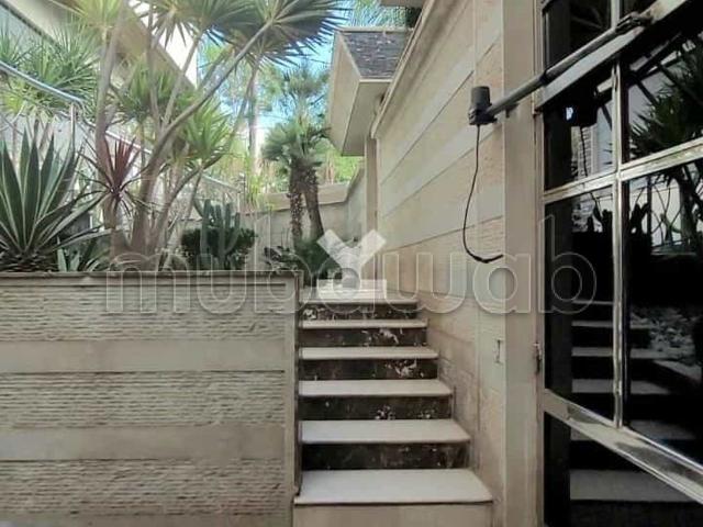 Villa à Vendre de 633.0 m² à Casablanca, Polo Maarif