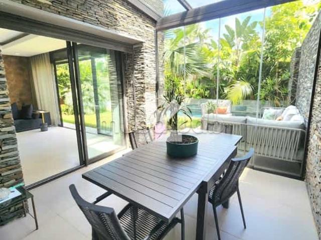 Villa à Vendre de 321.0 m² à Casablanca, Ain Diab