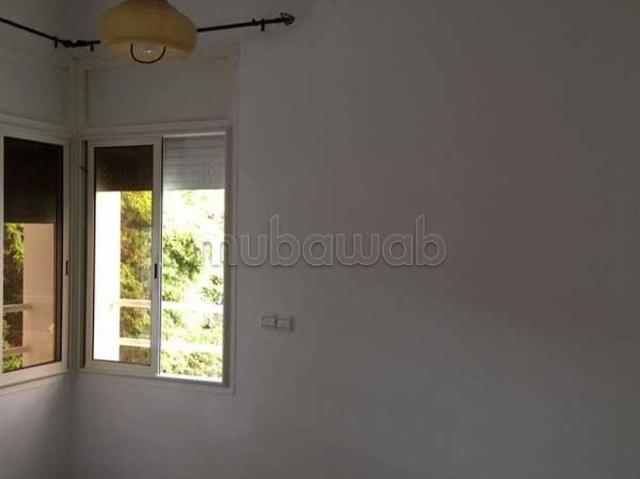 Villa à Vendre de 341.0 m² à Rabat, Haut Agdal