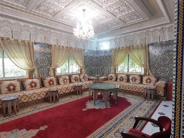 Villa à Vendre de 377m2 Hay Assil