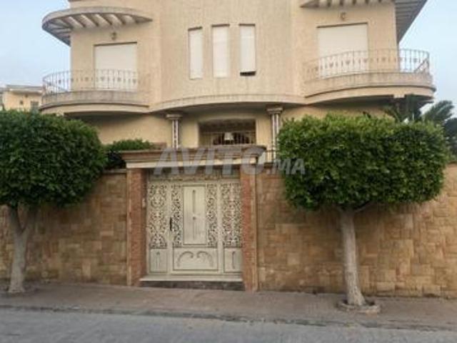 Villa à vendre de 385 M2 à Tanger Val Fleuri