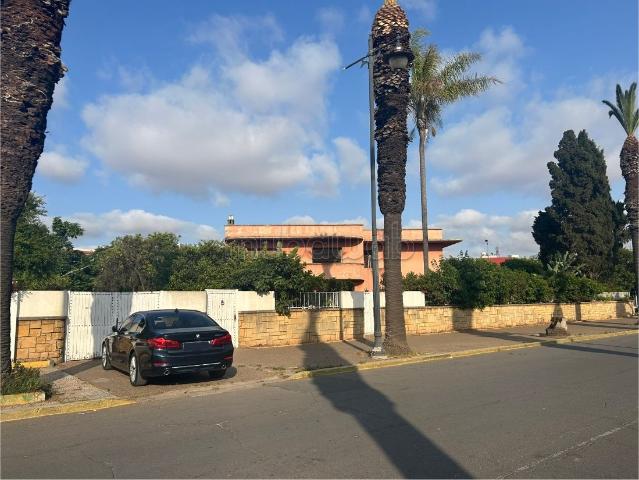 Villa à vendre – Emplacement Exceptionnel sur Boulevard Mohammed V, Mohammedia