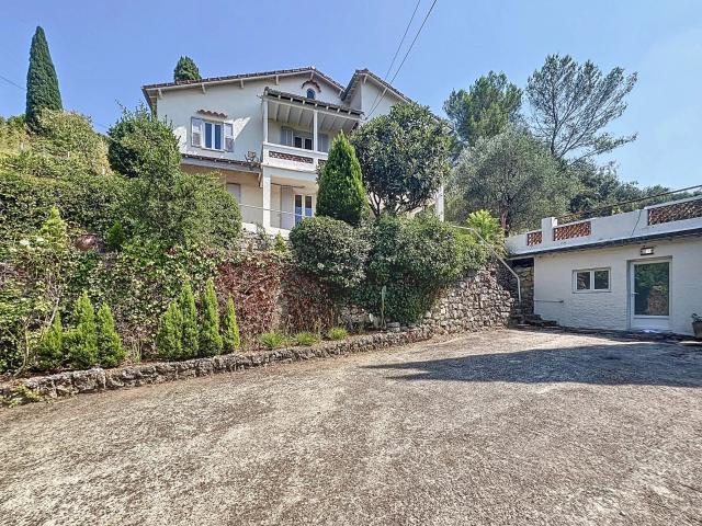 Villa a vendre Grasse et 3 appartements 342m² Grasse