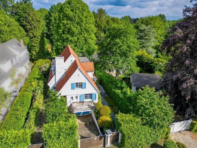 Villa à vendre pour 1550000 euro avec 4 chambres à coucher