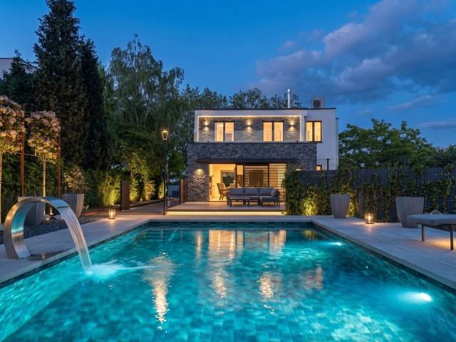 Villa à vendre pour 1595000 euro avec 3 chambres à coucher