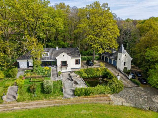 Villa à vendre pour 1270000 euro avec 5 chambres à coucher
