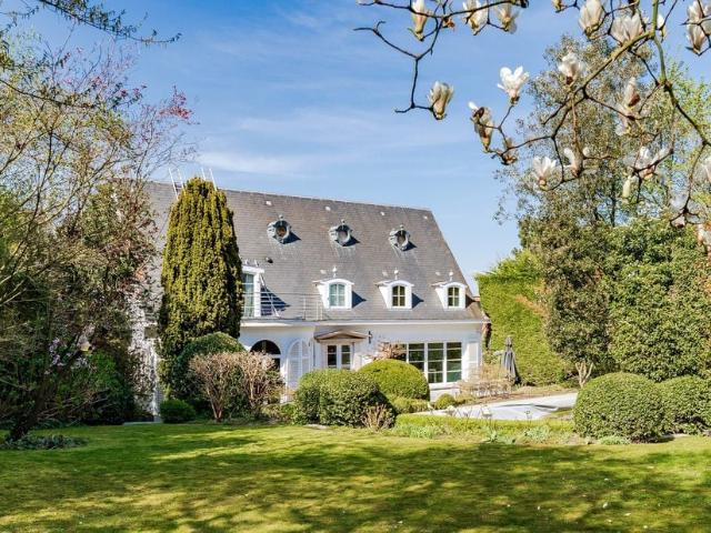 Villa à vendre pour 2490000 euro avec 6 chambres à coucher