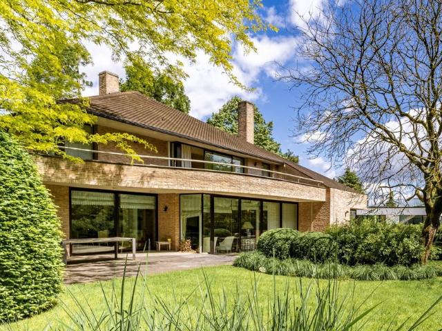 Villa à vendre pour 2990000 euro avec 6 chambres à coucher