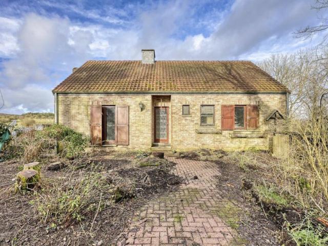 Villa à vendre pour 220000 euro avec 4 chambres à coucher