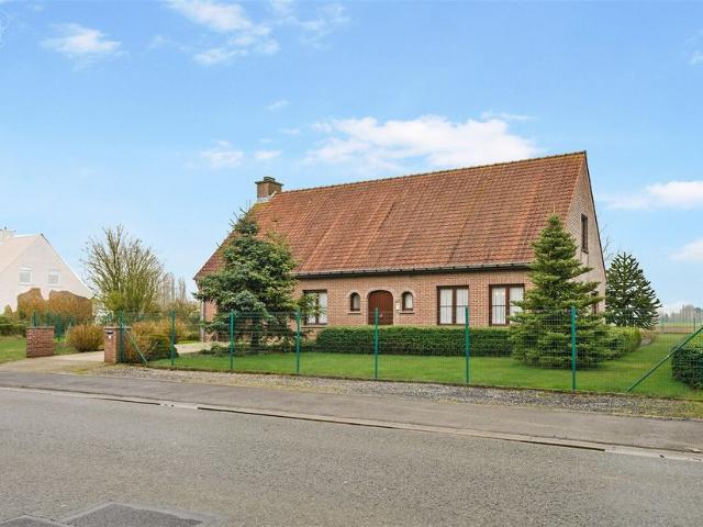 Villa à vendre pour 349000 euro avec 3 chambres à coucher
