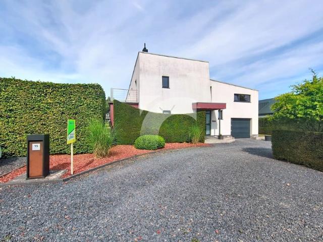 Villa à vendre pour 377000 euro avec 4 chambres à coucher