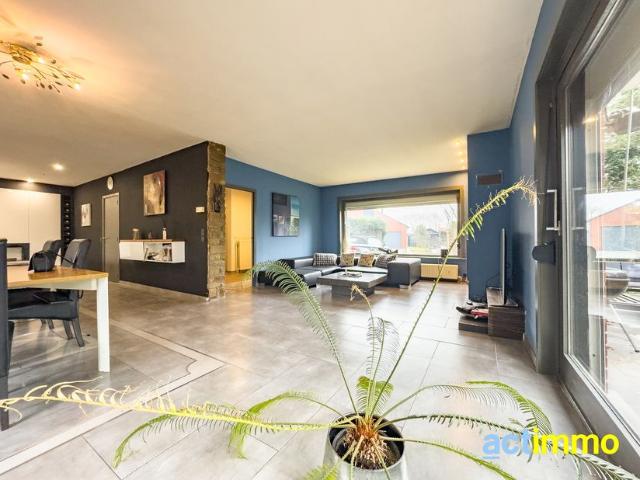 Villa à vendre pour 339000 euro avec 4 chambres à coucher