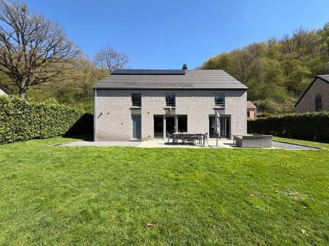 Villa à vendre pour 489000 euro avec 4 chambres à coucher