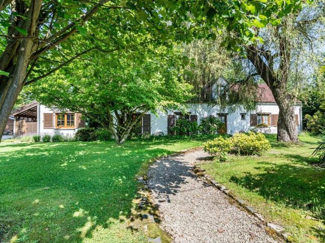 Villa à vendre pour 540000 euro avec 4 chambres à coucher