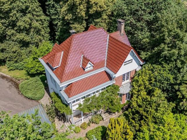 Villa à vendre pour 525000 euro avec 4 chambres à coucher