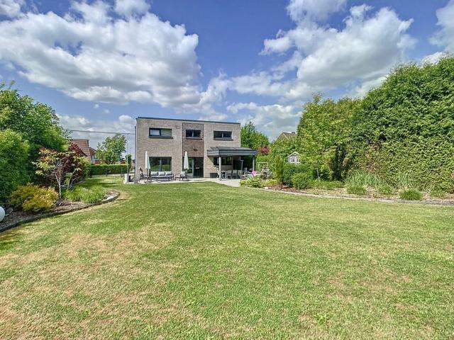 Villa à vendre pour 535000 euro avec 3 chambres à coucher