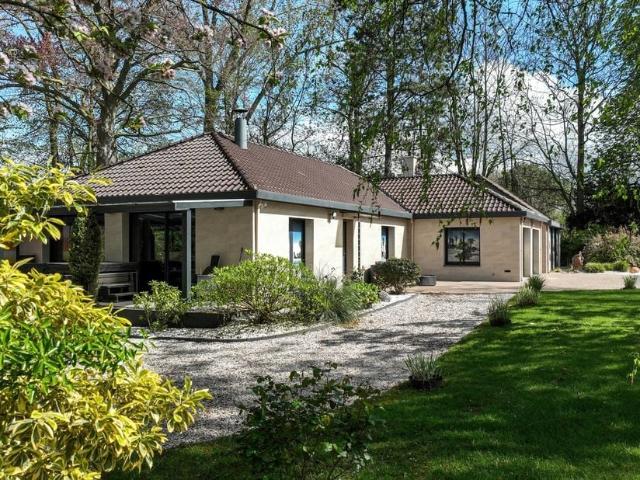 Villa à vendre pour 695000 euro avec 3 chambres à coucher