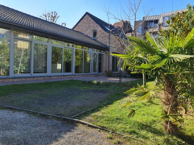 Villa à vendre pour 695000 euro avec 4 chambres à coucher