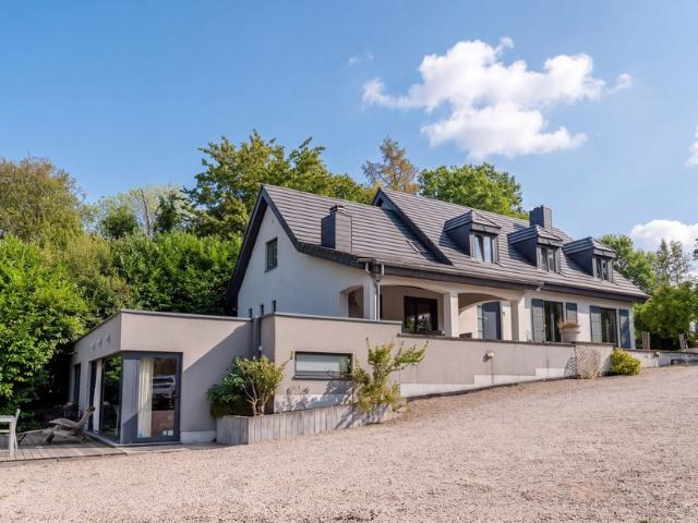 Villa à vendre pour 699000 euro avec 5 chambres à coucher