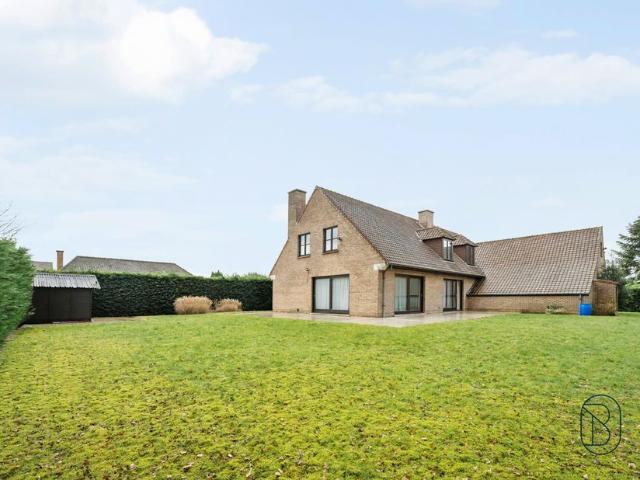 Villa à vendre pour 519000 euro avec 4 chambres à coucher