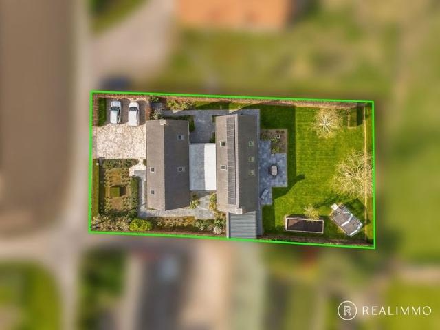 Villa à vendre pour 725000 euro avec 4 chambres à coucher