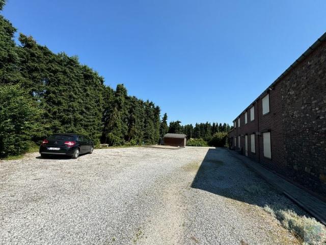 Villa à vendre pour 850000 euro avec 5 chambres à coucher