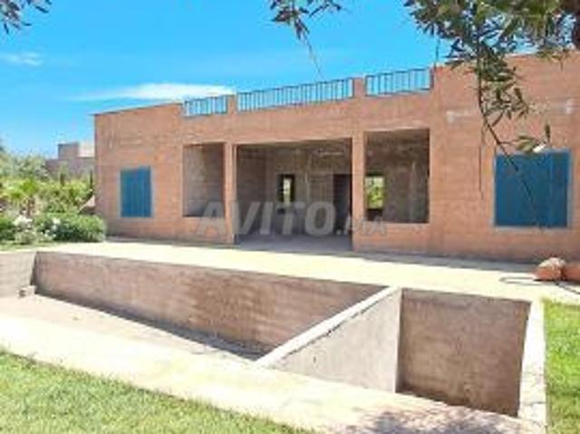 Villa à vendre située sur la route d'Ourika