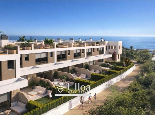 VILLA ADOSADA EN PRIMERA LÍNEA DEL MEDITERRÁNEO EN EL CAMPELLO