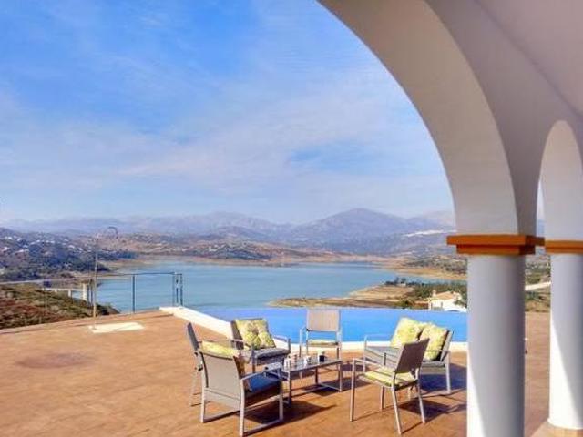 Villa Adelfas Viñuela Málaga