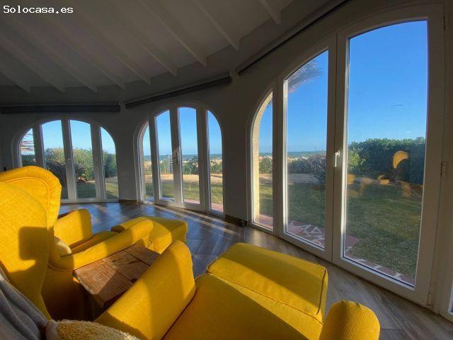 Villa Almadrava. Villa en primera línea de mar con vistas en venta en Denia. Ubicación excepcional
