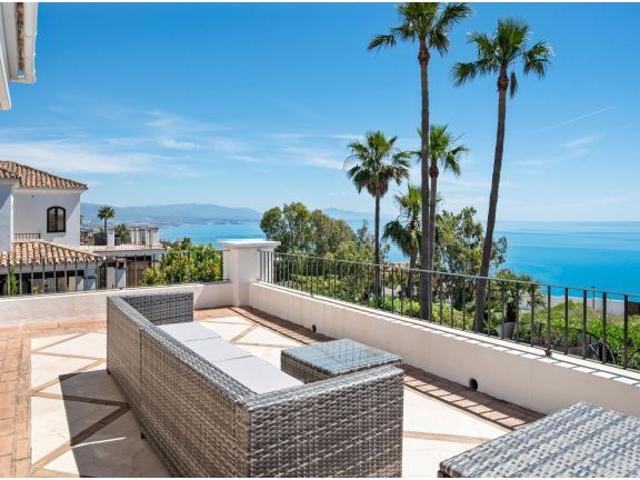 VILLA ANDALUZA CON VISTAS AL MAR INCREÍBLES
