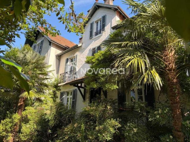 Villa anglaise 11 pièces