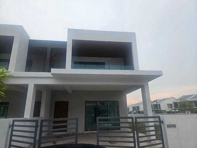 Villa aster double semi detach corner aster villa pearl City