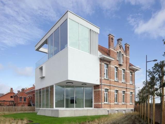 VILLA APPARTEMENT au bord de la plage avec vue sur les du