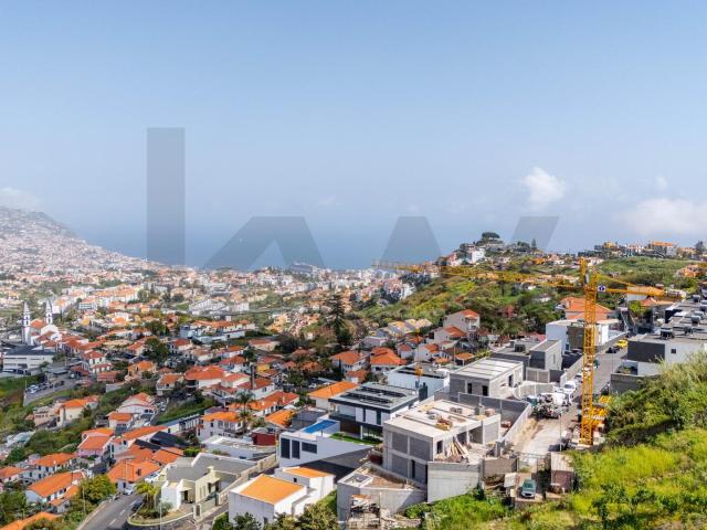 Villa Oriens | Moradia T3 contemporânea em construção em Santo António, Funchal