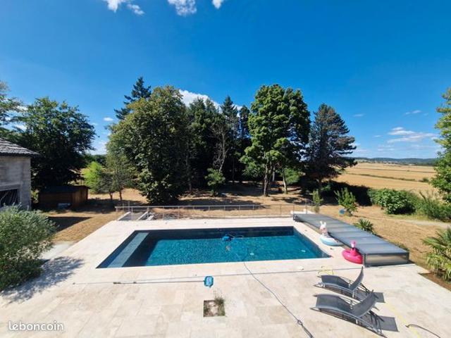 Villa architecte 291m² hab / 402m² au sol / Piscine / Parc 5158m²