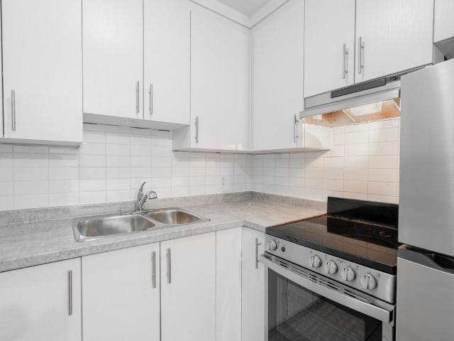 Villa Ariane Studio Apartment for Rent at 1461 Rue Du Collège, Montréal, QC H4L 2L8 Du Collège