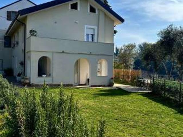 Villa arredata Centro